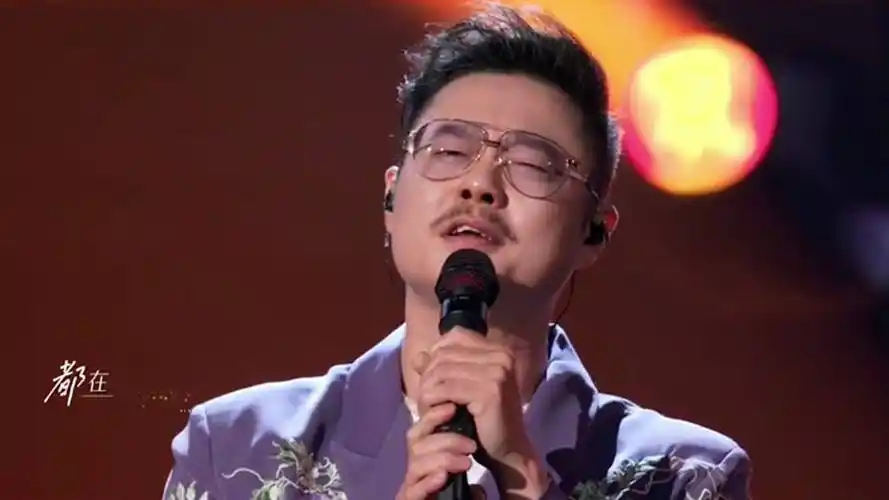 披哥6全开麦唱跳直播，DOTA2玩家直呼：这波“硬核”操作堪比TI决胜局
